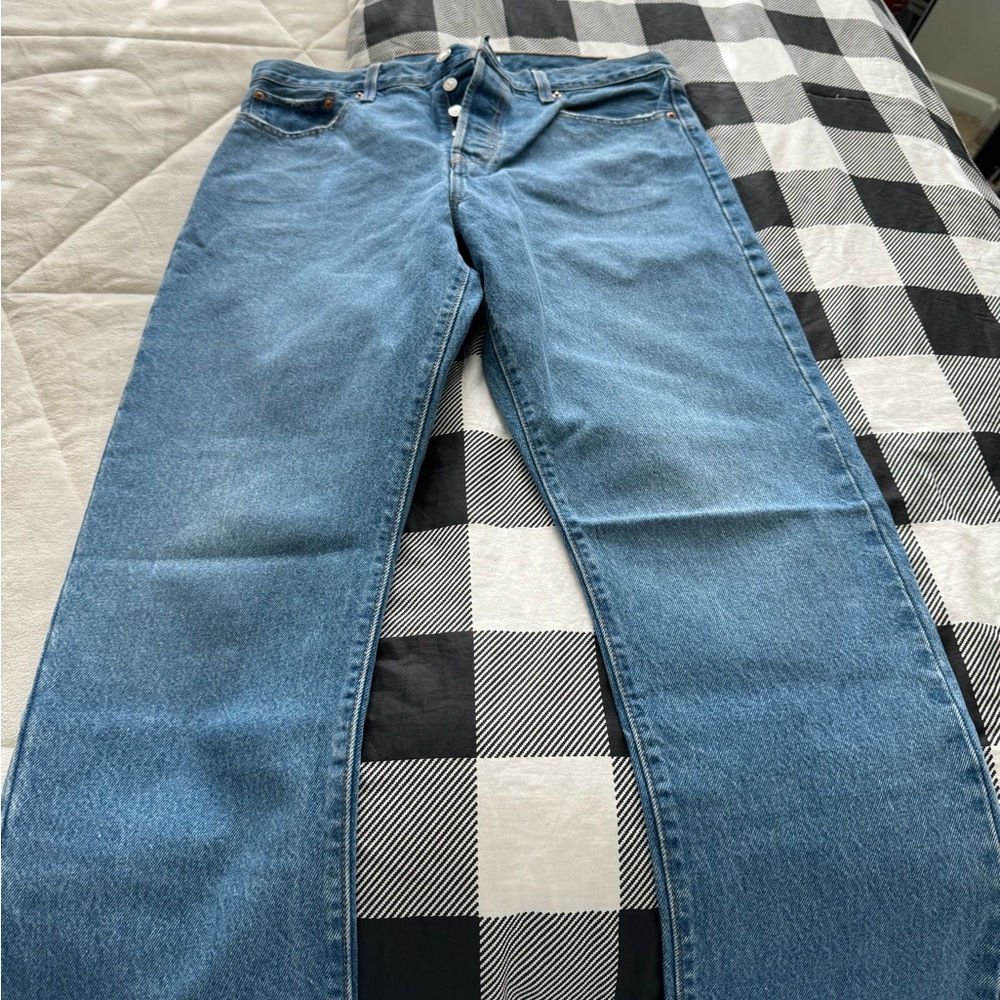 Brand new never worn Levi Jeans